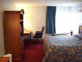 Little Falls Rodeway Inn מראה חיצוני תמונה