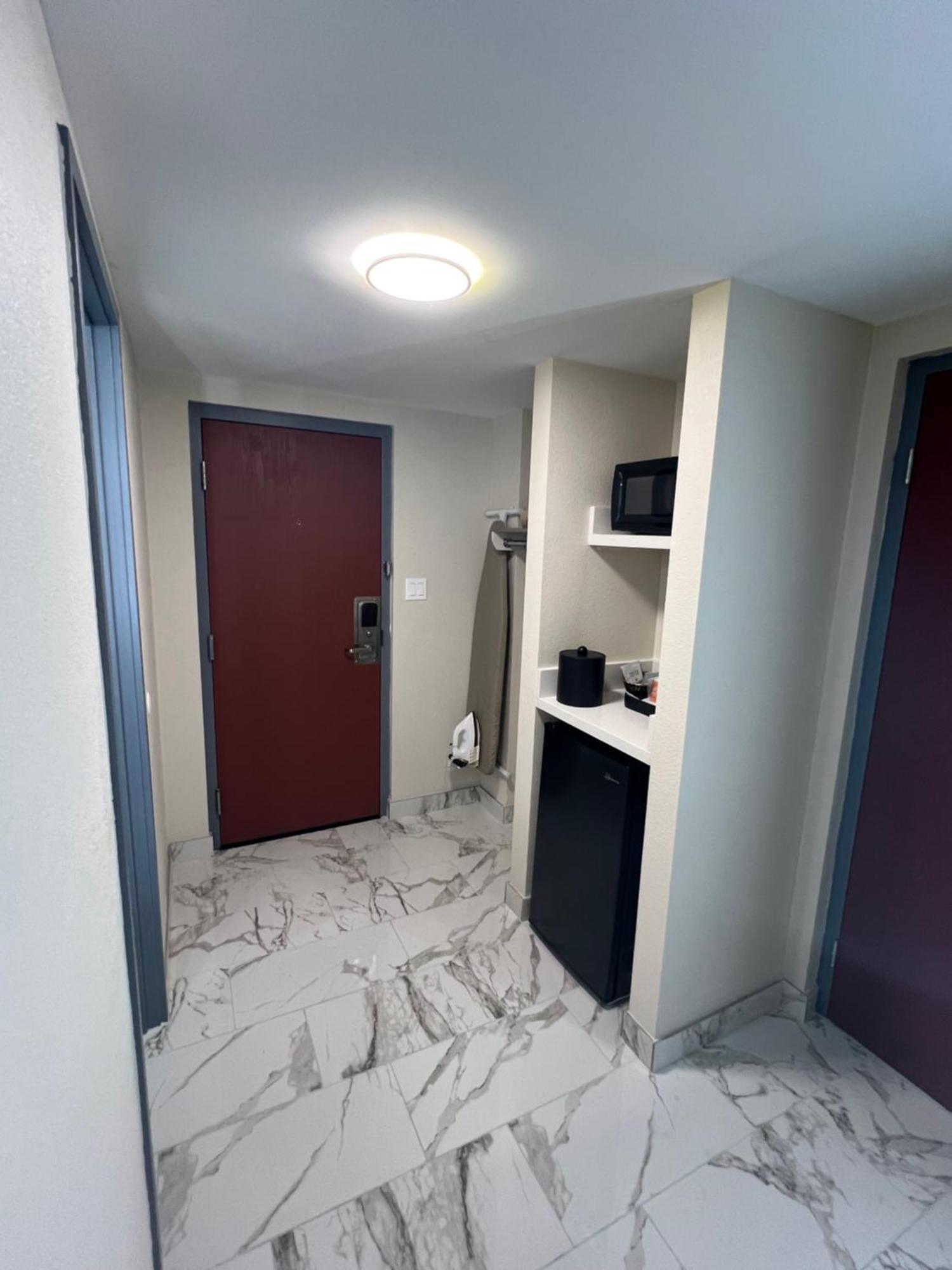 Little Falls Rodeway Inn מראה חיצוני תמונה