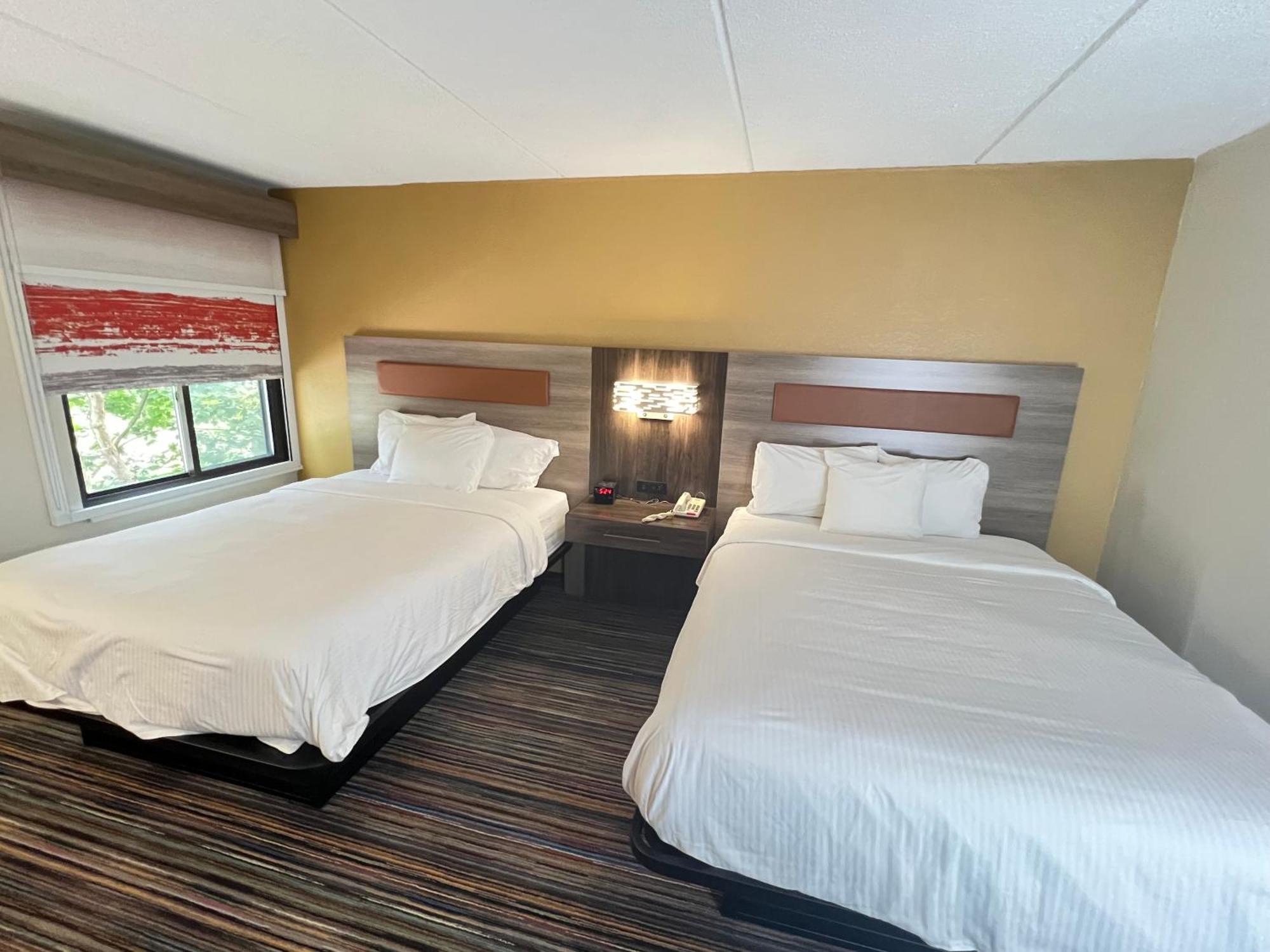 Little Falls Rodeway Inn מראה חיצוני תמונה