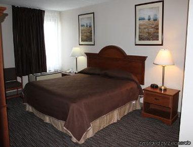 Little Falls Rodeway Inn מראה חיצוני תמונה